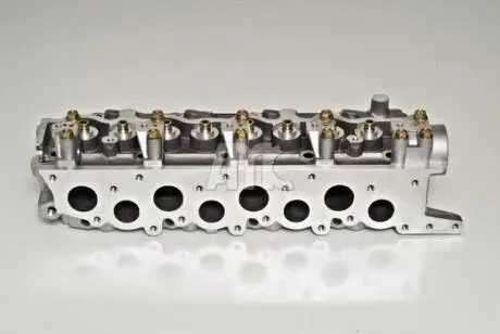Головка блоку циліндрів MITSUBISHI 2.5 TD 94-98 AMC 908513