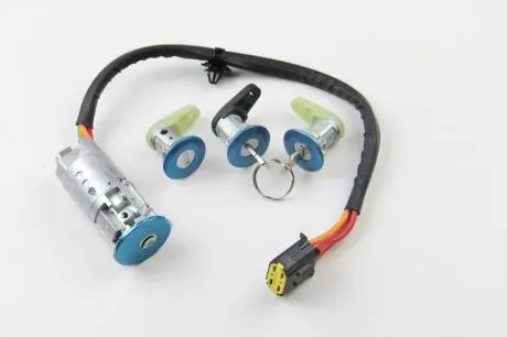 Вкладка замка Logan 04- (комплект/без багажника) ASAM 30941