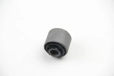 Сайлентблок заднего рычага Audi A3/Octavia/Golf V/VI/Passat B6 (верх./внешн.) BC GUMA BC0111