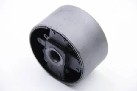 Подушка двигуна, сайлентблок (задняя нижняя) 2.0dCi BC GUMA BC1210