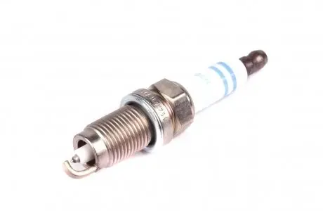 Свеча зажигания BOSCH 0242235775