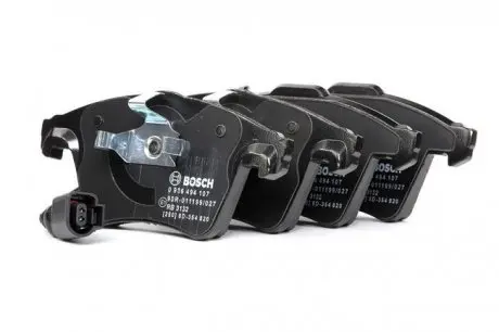 Тормозные колодки передние BOSCH 0986494107