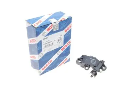 VW Реле-регулятор генератора Passat 1,9-2,0TDI 05-, Crafter 2,5TDI, T5 09-. BOSCH 1986AE0054