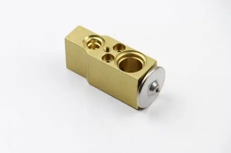 Клапан кондиционера Berlingo/Kangoo 1.2/1.4/1.5/1.6/1.9 DCI/DTI/D 97- HC- CARGO 260220