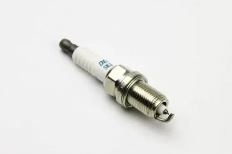 Свеча зажигания Audi/VW/Skoda/Mazda DENSO SKJ20CRA8