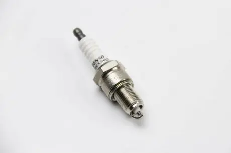 Свеча зажигания Chrysler/Daewoo/Honda/Toyota/ DENSO W16EXRU11