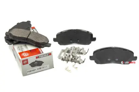 Передние тормозные колодки с комплектующими FERODO FDB1621