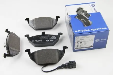 Тормозные колодки передние caddy iii/golf v/octavia/a3 03- (с датчиком) HELLA 8DB355008-551