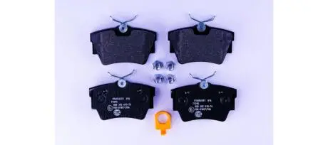 Тормозные колодки зад. trafic/vivaro 01- HELLA 8DB 355 010-761