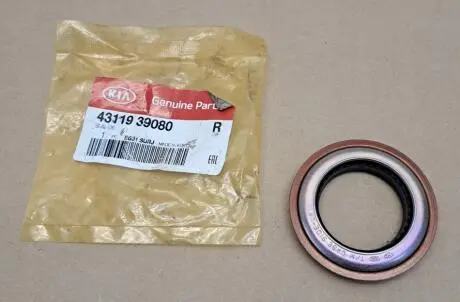 Оригинальный сальник левой полуоси Hyundai-KIA 4311939080