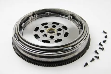 Маховик LuK 415 0146 10