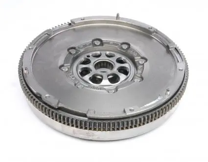 Маховик LuK 415 0725 10