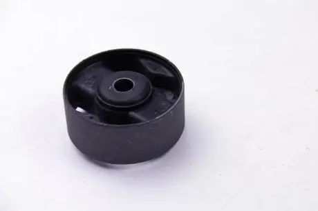 Сайлентблок заднего рычага Kangoo/Megane 1.6i/1.9dCi 01- Metalcaucho 05463