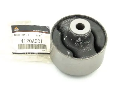 Сайлентблок заднього поздовжнього важеля MITSUBISHI 4120A001