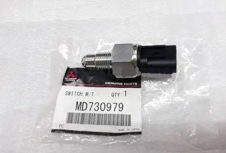 Оригинальный датчик включения заднего хода MITSUBISHI MD730979