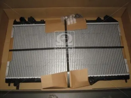 Радиатор охлаждения NISSENS 64783A