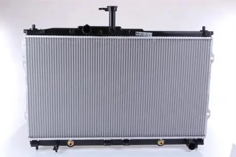 Радиатор охлаждения двигателя NISSENS 67474