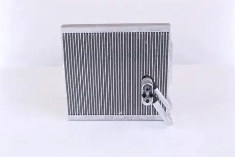 Випарювач кондиціонера NISSENS 92375