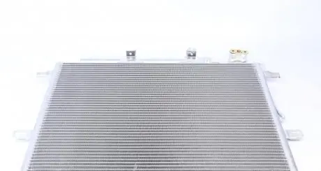 Радиатор кондиционера mercedes cls280 (c219) 08- NRF 35517
