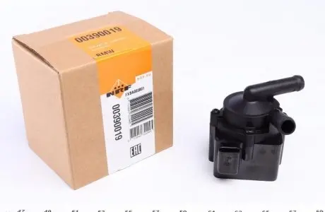 Насос рециркуляции воды, система подогрева двигателя BMW 5 (F10) 10- NRF 390019