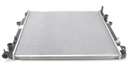 Радиатор системы охлаждения двигателя NRF 53568 (фото 1)