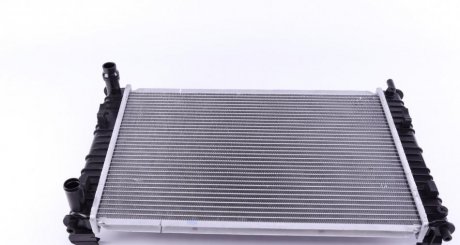 Радиатор системы охлаждения двигателя NRF 58276 (фото 1)