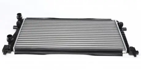 Радиатор охлаждения двигателя NRF 58438