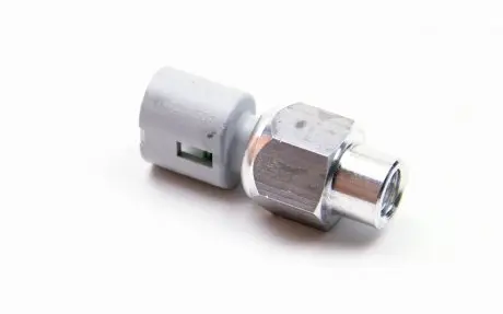 Датчик давления масла гидроусилителя, 97- RENAULT 49 76 103 24R