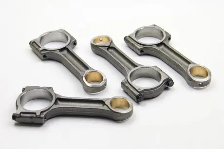 Шатуны комплект 2.0dCi M9R (палец 32мм) RENAULT 7701477831