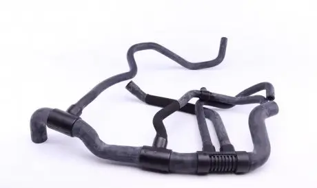 Патрубок системы RENAULT 8200817132