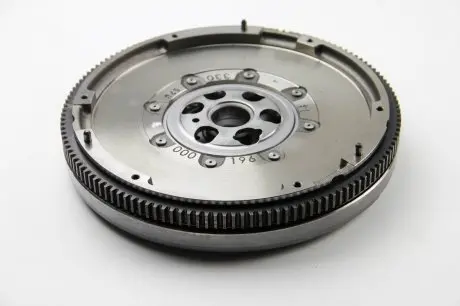 Комплект зчеплення + маховик VW T5 1.9 TDI SACHS 2290601059