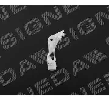 КРОНШТЕЙН ДЛЯ БАМПЕРА Signeda PMZ43068AR