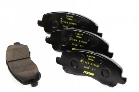 Тормозные колодки передние TEXTAR 2358401