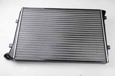 Радиатор воды, 1.9/2.0tdi (650x452x34) 04-10 (+ac) THERMOTEC D7W036TT