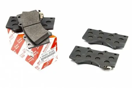 Тормозные колодки передние TOYOTA 0446560280