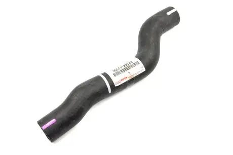 Верхний патрубок радиатора Camry 40 2.4 TOYOTA 1657128240