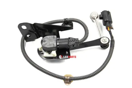 Датчик дорожного просвета Land Cruiser 200, LX 460, 450D, 570 (задний правый) TOYOTA 8940760031
