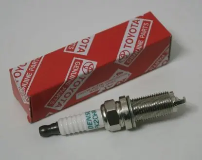 Оригинальная свеча зажигания TOYOTA 90919-01247