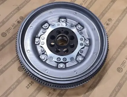 Оригинальный двухмассовый маховик 2.0 TDI DSG-7 DQ381 VAG 05L105266K