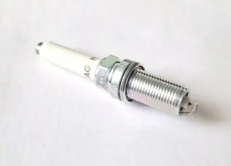 Свеча зажигания VAG 06K905601B