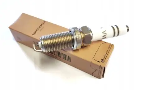 Свеча зажигания VAG 06K905611C