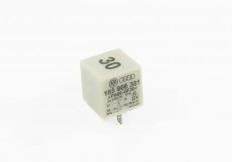 Реле блоку керування двигуном VAG 165906381