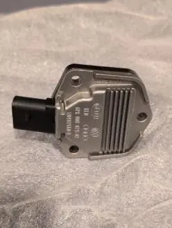 Оригинальный датчик уровня масла VAG 1J0907660B