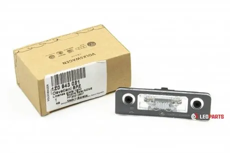 Фонарь освещения номерного знака Octavia A5, Roomster VAG 1Z0943021