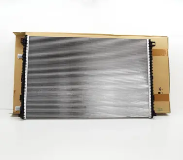 Интеркулер VAG 4M0145804AA