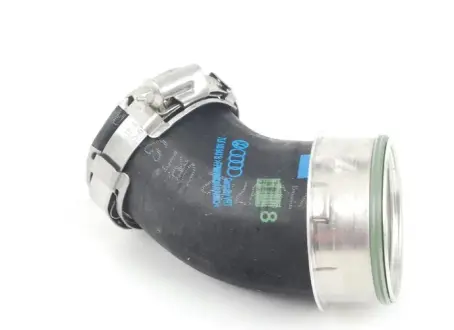 Патрубок интеркулера нижний 3.0 TDI VAG 7L6 145 943 B