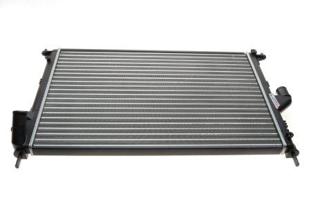 Радиатор охлаждения logan/duster/sandero +-ac Van Wezel 43002477